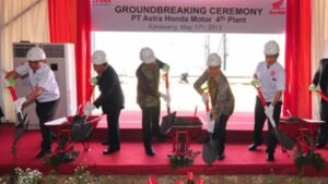 Berita Pabrik: Lebih dari Sekadar Asap dan Mesin, Inovasi dan Masa Depan Industri Manufaktur