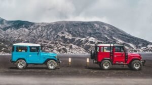 Menggapai Puncak Tertinggi: Kilas Balik dan Tren Pendakian Gunung Terkini