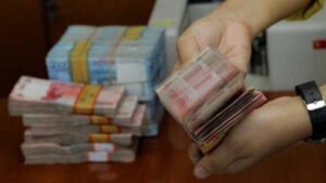 Tentu, mari kita bahas perihal dinamika Rupiah dalam sebuah artikel yang informatif dan mudah dipahami.