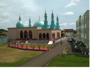 Tentu, mari kita susun artikel tentang berita wisata religi yang informatif dan mendalam.