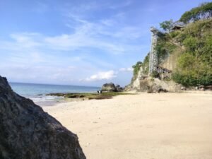 Destinasi Pantai Tersembunyi yang Wajib Dikunjungi di Bali: Surga yang Belum Terjamah