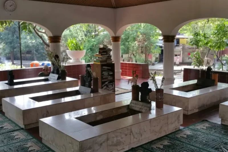 Destinasi Wisata Religi: Jejak Spiritual dalam Popularitas Ziarah Modern