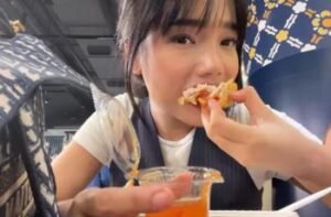 Jajan Kaki Lima: Lebih dari Sekadar Pengisi Perut, Simbol Kuliner Indonesia yang Menggugah Selera