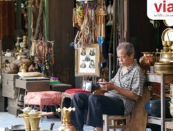 Berburu Harta Karun Tersembunyi: Panduan Lengkap Berbelanja Barang Antik dan Khas Lokal
