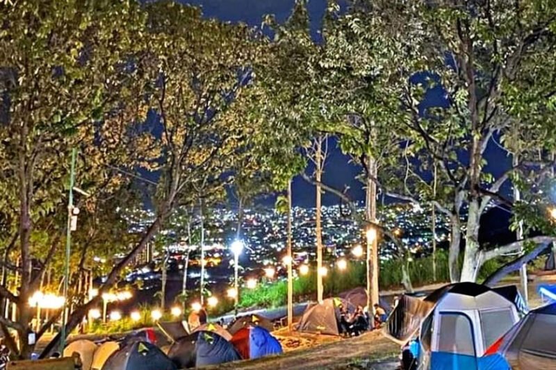 Menjelajahi Cita Rasa Destinasi Wisata Terbaik: Review Restoran dan Kafe Populer