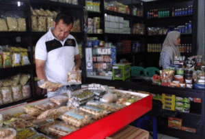 Menjelajahi Nusantara: Panduan Berburu Oleh-Oleh Khas di Berbagai Kota Indonesia