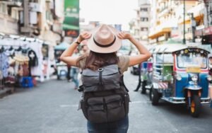 Traveling Sendiri Bukan Lagi Mimpi: Panduan Lengkap untuk Wanita Solo yang Ingin Bertualang dengan Aman dan Nyaman
